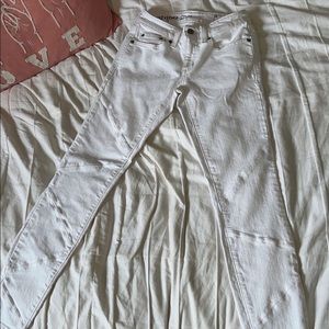 Vineyard Vines White Skinny Jeans with detail